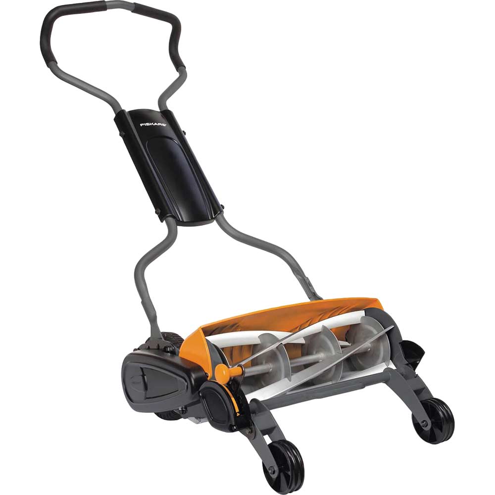 Fiskars Momentum Reel Hand Lawn Mower