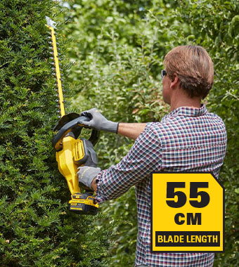 Power Saw function for cutting through
thicker branches of up to 35mm diameter. Power Saw function for cutting through thicker branches of up to 35mm diameter