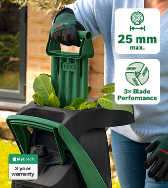 Bosch UniversalShredder 2x18V-25 36V Cordless Garden Shredder – 25mm Cutting Capacity, 3x Blade Performance Bosch UniversalShredder 2x18V-25 cordless garden shredder in use – 25mm max branch diameter, 3x blade performance, 3 year MyBosch warranty
