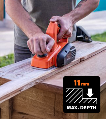 Powerful, precise and fast work - demanding applications
up to 2 mm chip depth, 11 mm fold depth and 82 mm
cutting width for fast material removal, infinitely adjustable Black Decker BEW712 Rebate Reversible HSS blade Electric Compact Planer V-groove Dust extraction flatten wooden surfaces
