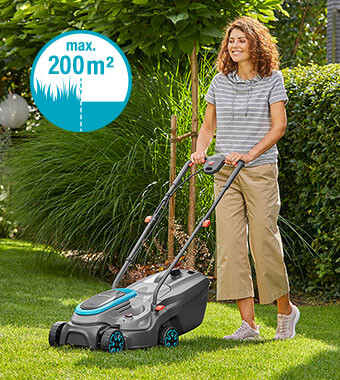 Compact lawnmower ideal
on medium-sized lawns up to 200m². Gardena POWERMAX 32P4A 18v Cordless Compact Lawnmower 14632-55