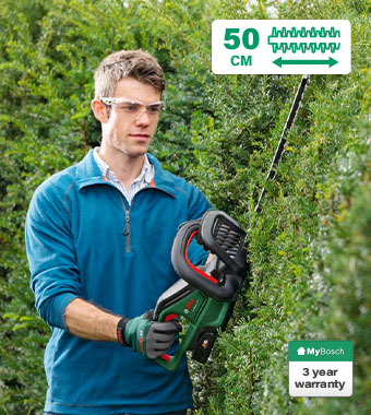 High performance cordless 50cm
hedgecutter with brushless motor
for impressive results. Bosch UniversalHedgeCut 18V-50 P4A 18v Hedge Trimmer 50cm Brushless Anti-Blocking
