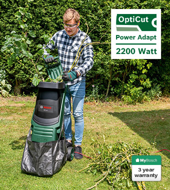 OptiCut speed control for maximum shredding performance
The tool maintains cutting speed to prevent potential
stalling when shredding challenging loads of garden debris. Bosch AXT RAPID 2200 Garden Shredder OptiCut 2200W motor razor-sharp blade Shreds wood soft green debris