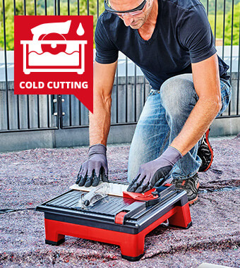 The water from the container cools the
saw blade and reduces dust generation. Einhell TE-TC 18-115 Li Cordless Tile Saw Workbench