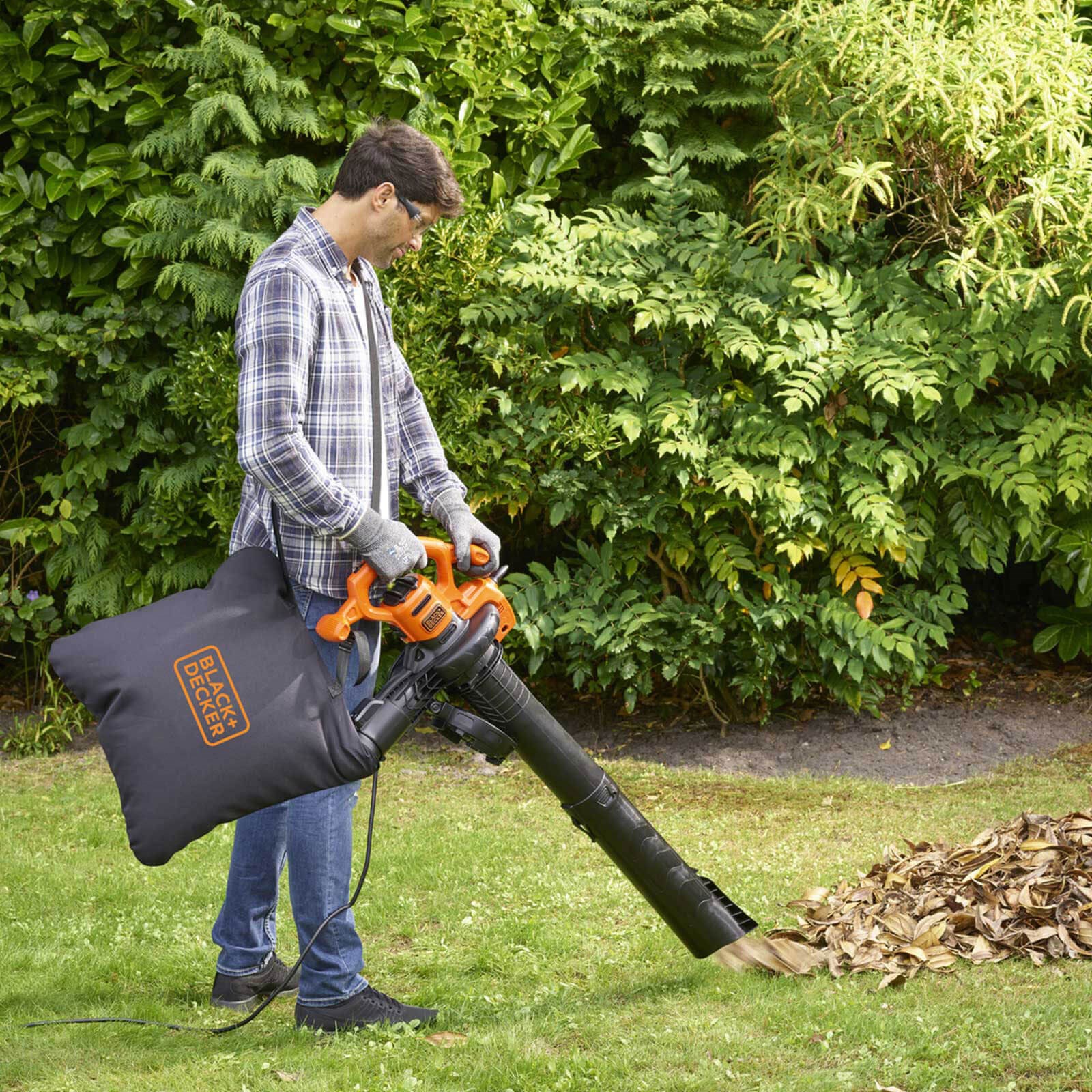 Black and Decker BEBLV260 Garden Vacuum and Leaf Blower