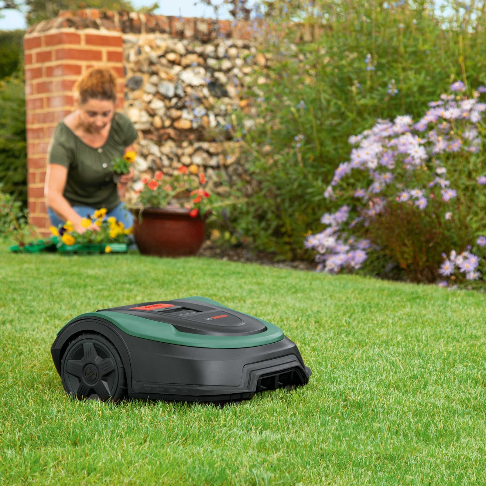 INDEGO 18v Cordless Robotic Lawnmower 300m2 190mm | Lawnmowers