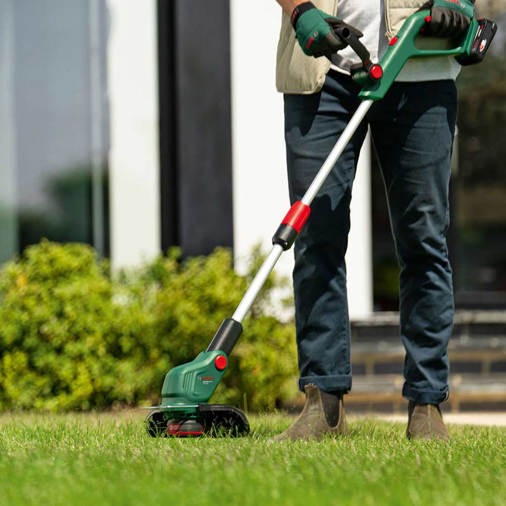 Bosch UNIVERSALGRASSCUT 18V-23-450 P4A 18v Cordless Grass Trimmer