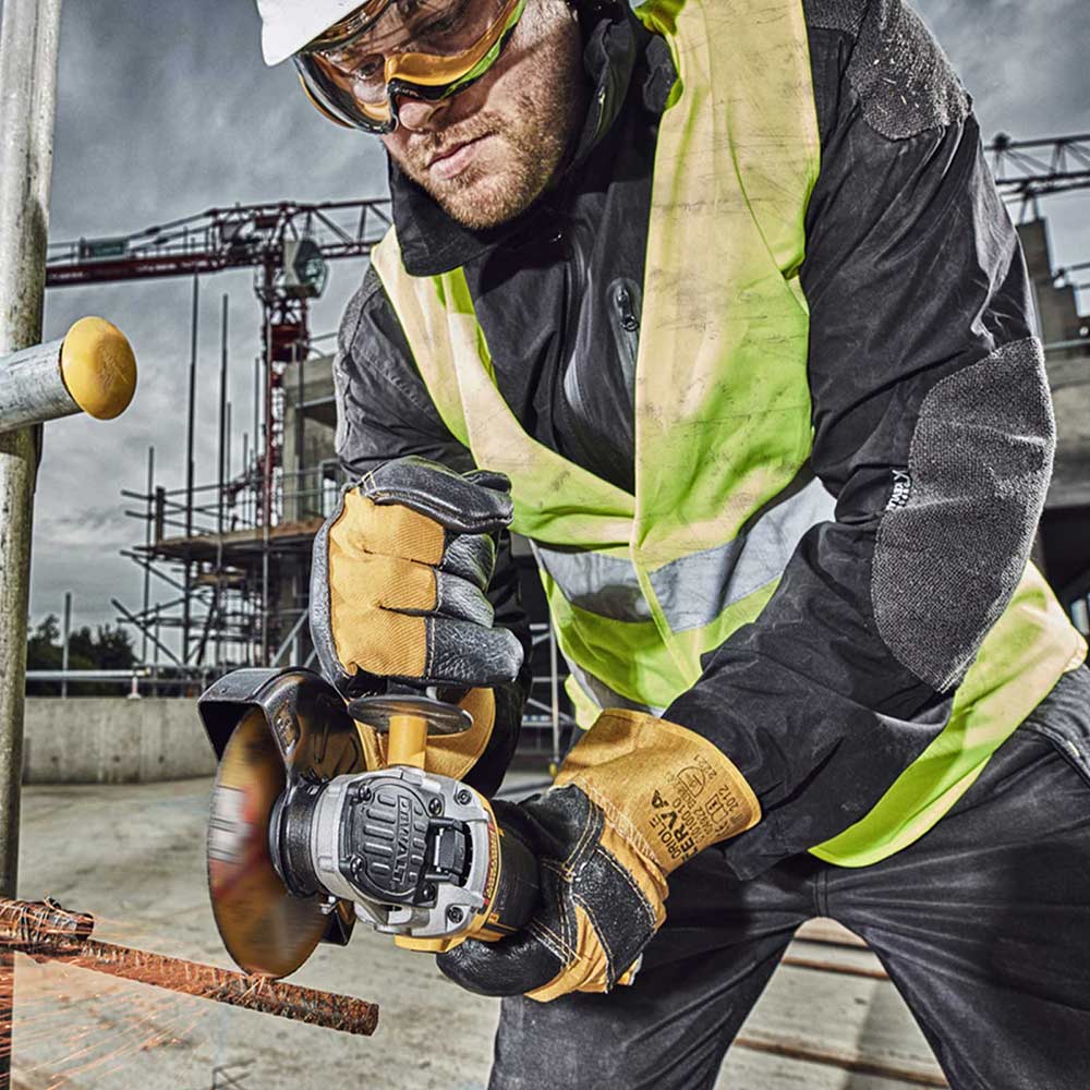 DeWalt DCG406 18v XR Cordless Brushless Paddle Switch Angle