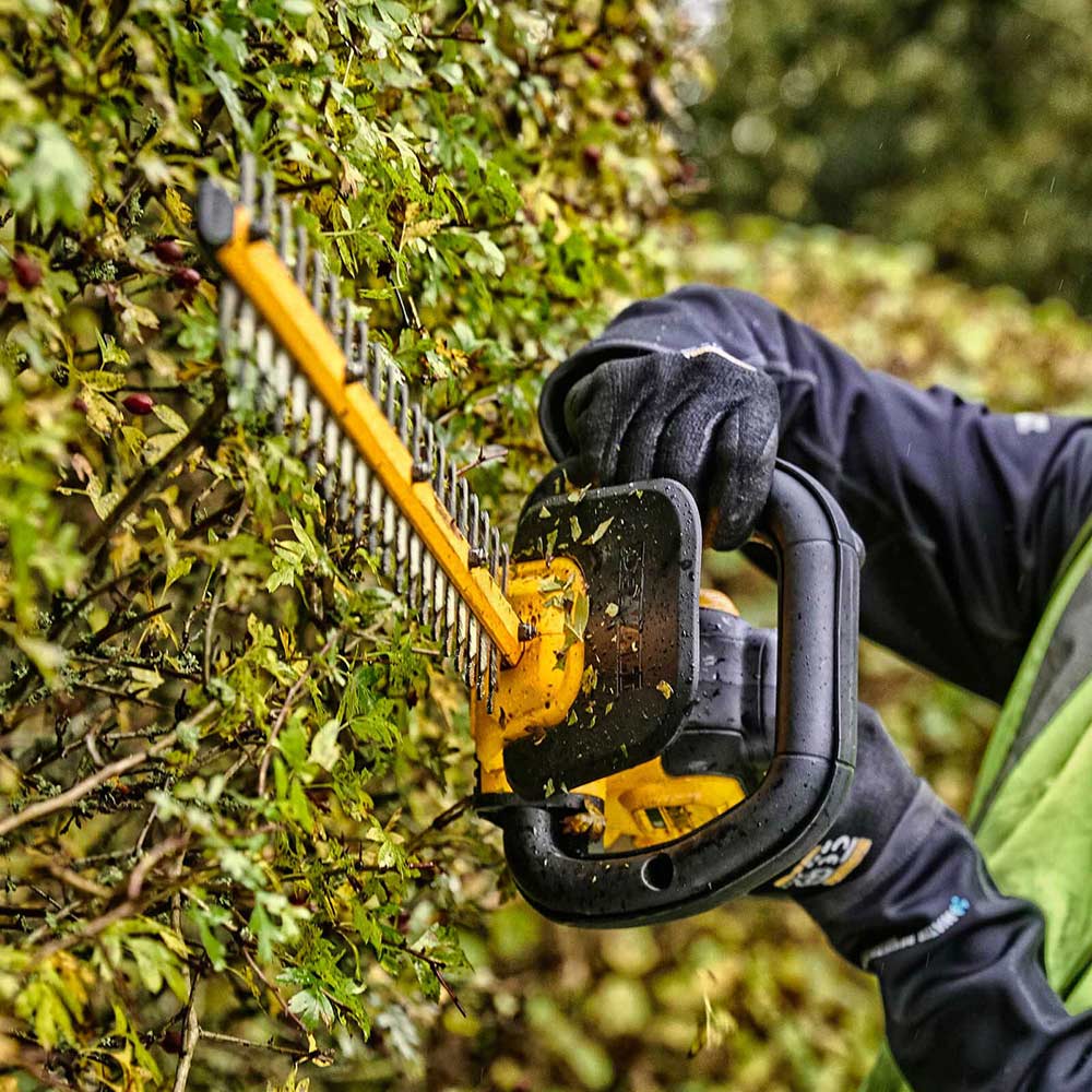 dewalt flexvolt hedge trimmer