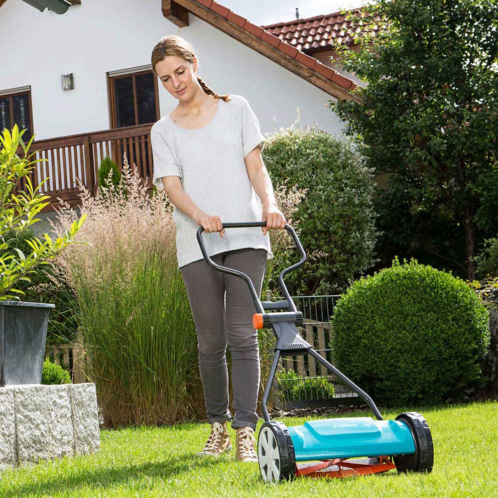 Gardena 330 Classic Hand Cylinder Lawnmower