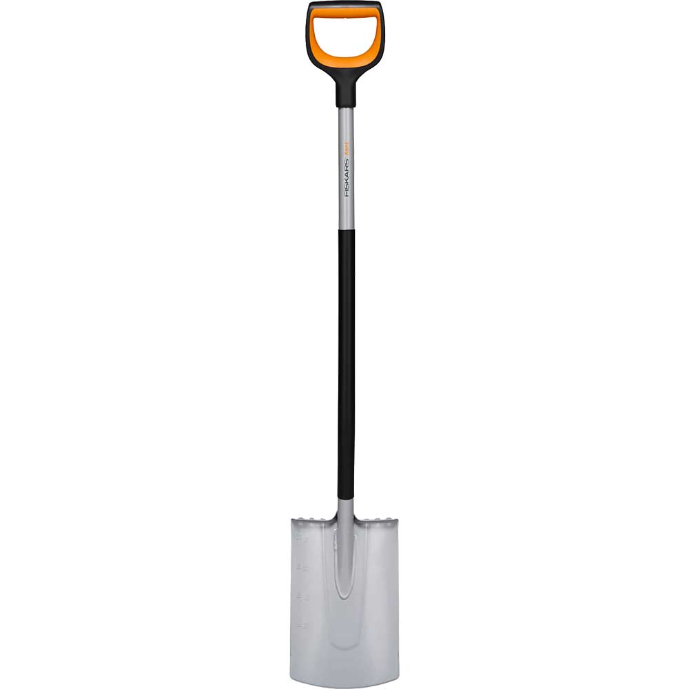 Fiskars d handle spade hotsell