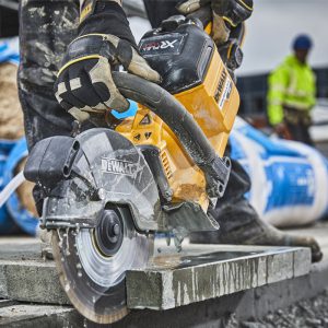 DeWalt DCS690 Cutting Concrete