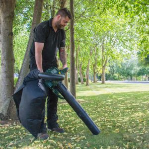 The Webb WEBV26 Petrol Garden Vacuum & Leaf Blower