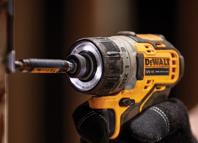 dewalt 12 volt car battery charger