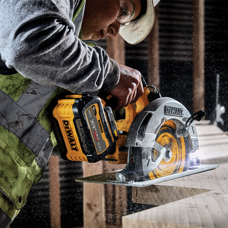 DeWalt DCS573 Blade Right Circular Saw